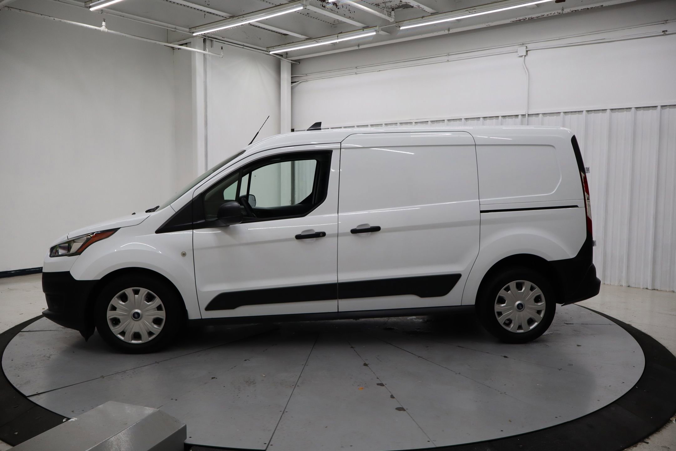 Certified 2023 Ford Transit Connect XL FWD image 2