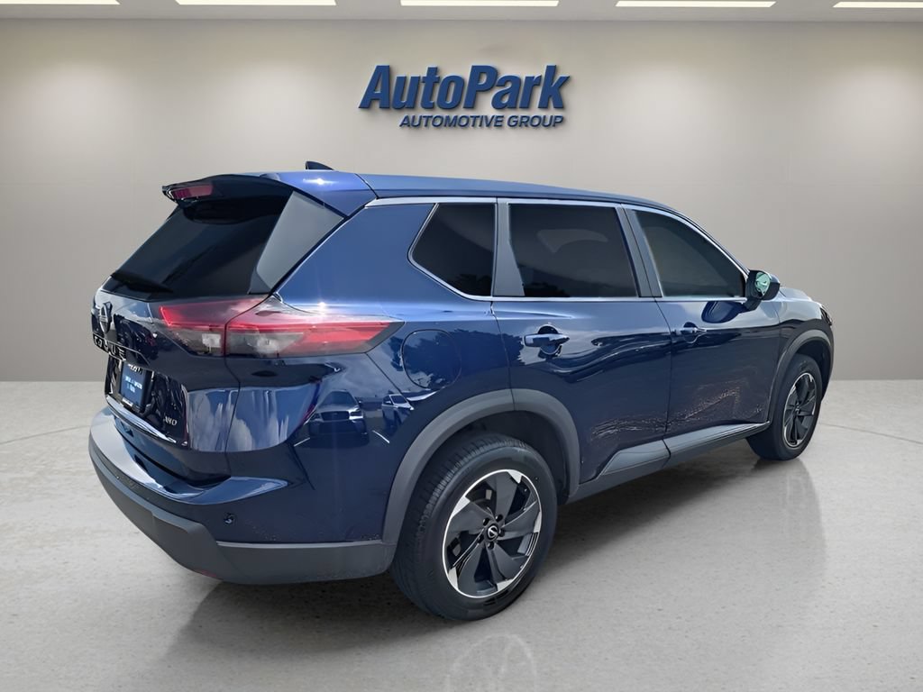 Used 2025 Nissan Rogue SV AWD/4WD image 7