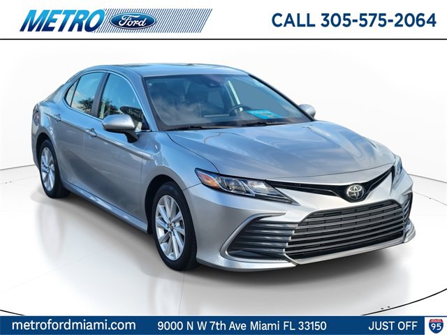 Used 2022 Toyota Camry LE image 1