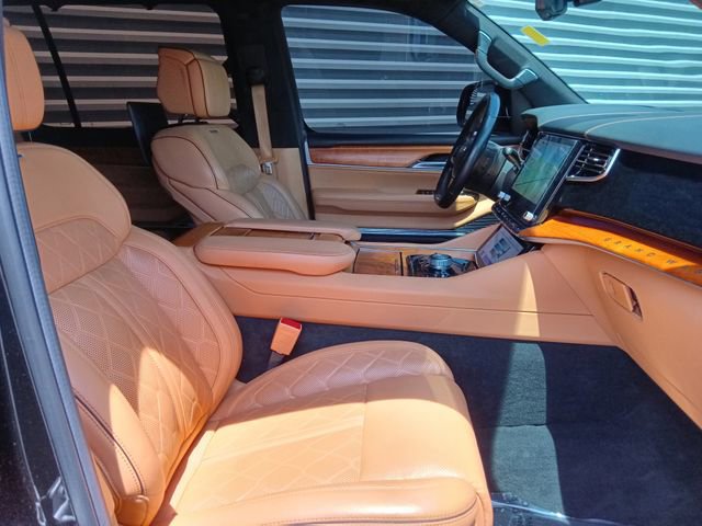 Used 2022 Jeep Grand Wagoneer Series III w/ Rear Seat Video Group 1 AWD/4WD image 35