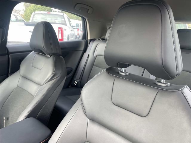 Used 2024 Nissan Ariya AWD image 23