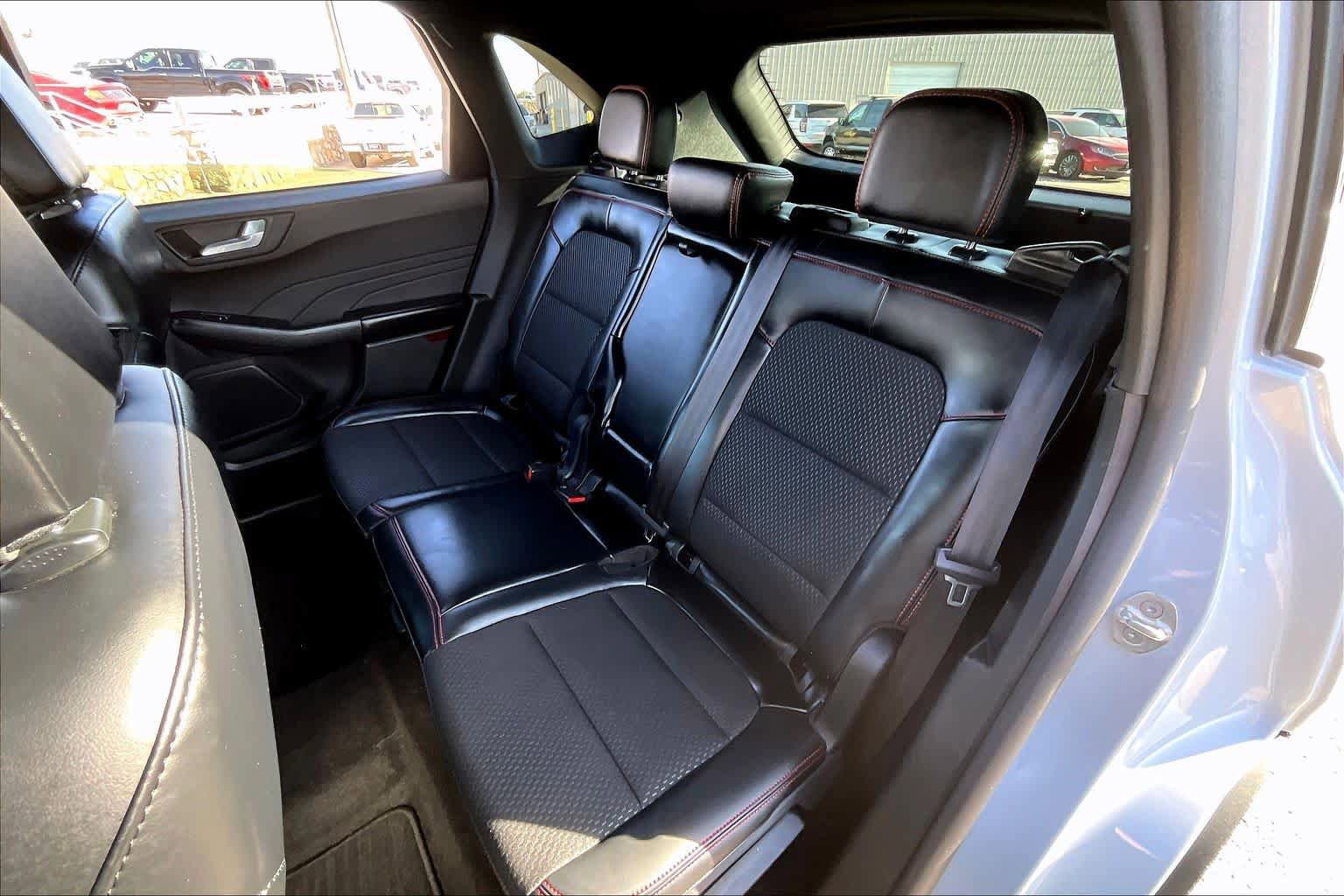 Certified 2025 Ford Escape ST-Line FWD image 19