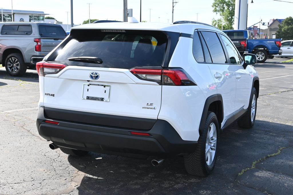 Used 2021 Toyota RAV4 LE AWD/4WD image 9