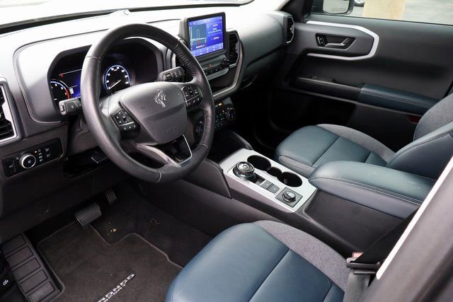 Certified 2023 Ford Bronco Sport Outer Banks w/ Tech Package image 3