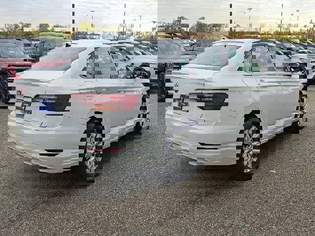 Used 2019 Volkswagen Jetta S w/ Driver Assistance Package image 9