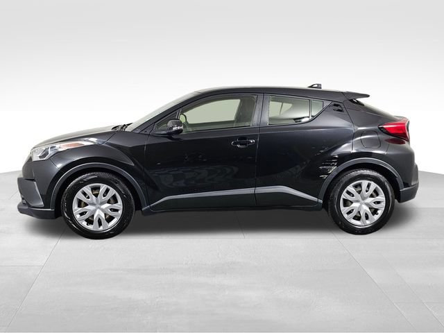 Used 2019 Toyota C-HR LE FWD image 4