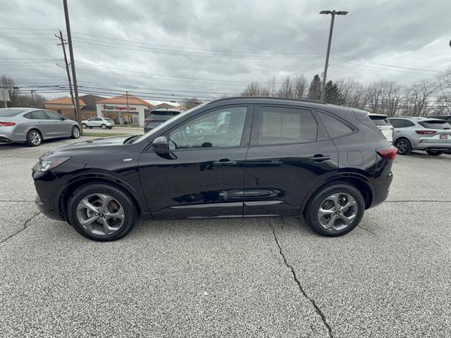 Certified 2023 Ford Escape ST-Line Select w/ Tech Pack #2 image 2