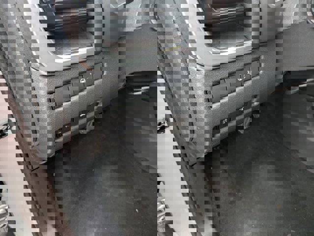 Used 2021 Nissan Rogue Platinum image 14