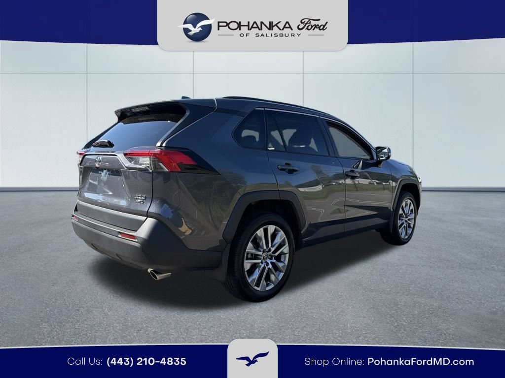 Used 2022 Toyota RAV4 XLE Premium AWD/4WD image 5