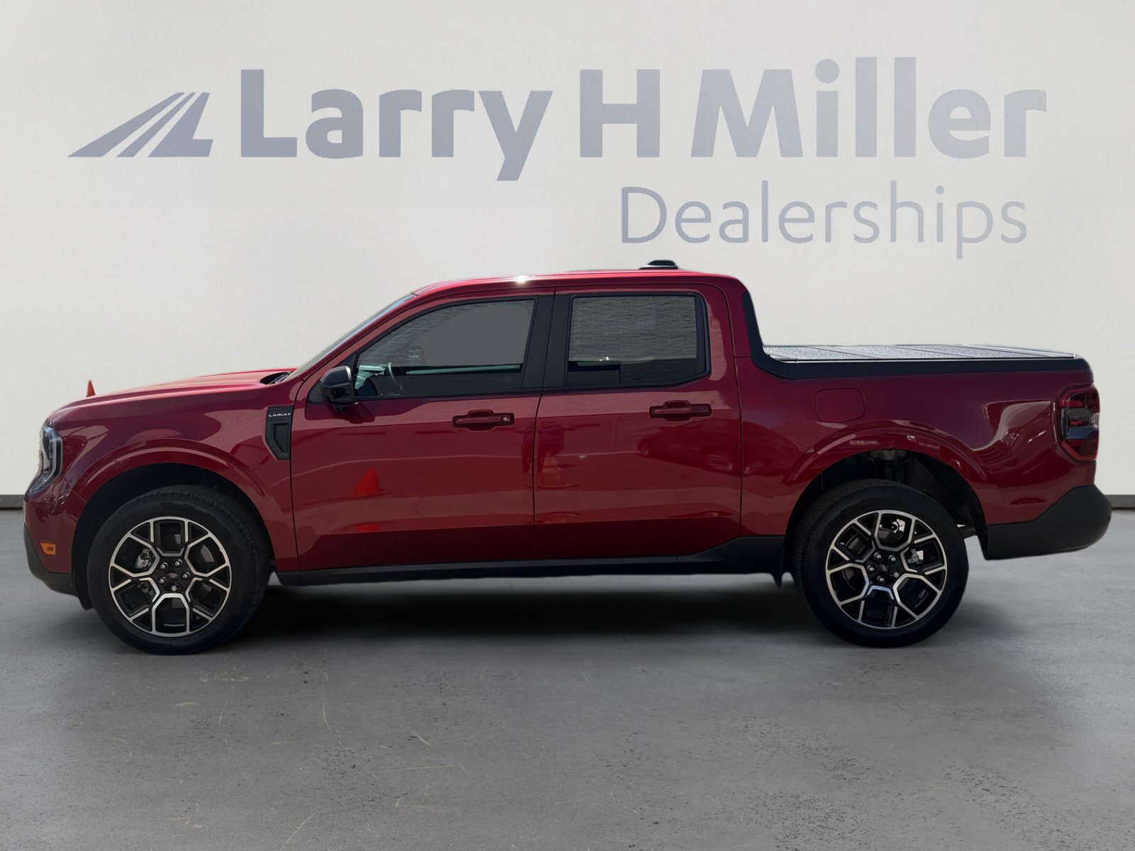 Certified 2025 Ford Maverick Lariat w/ 4K Tow Package AWD/4WD image 2