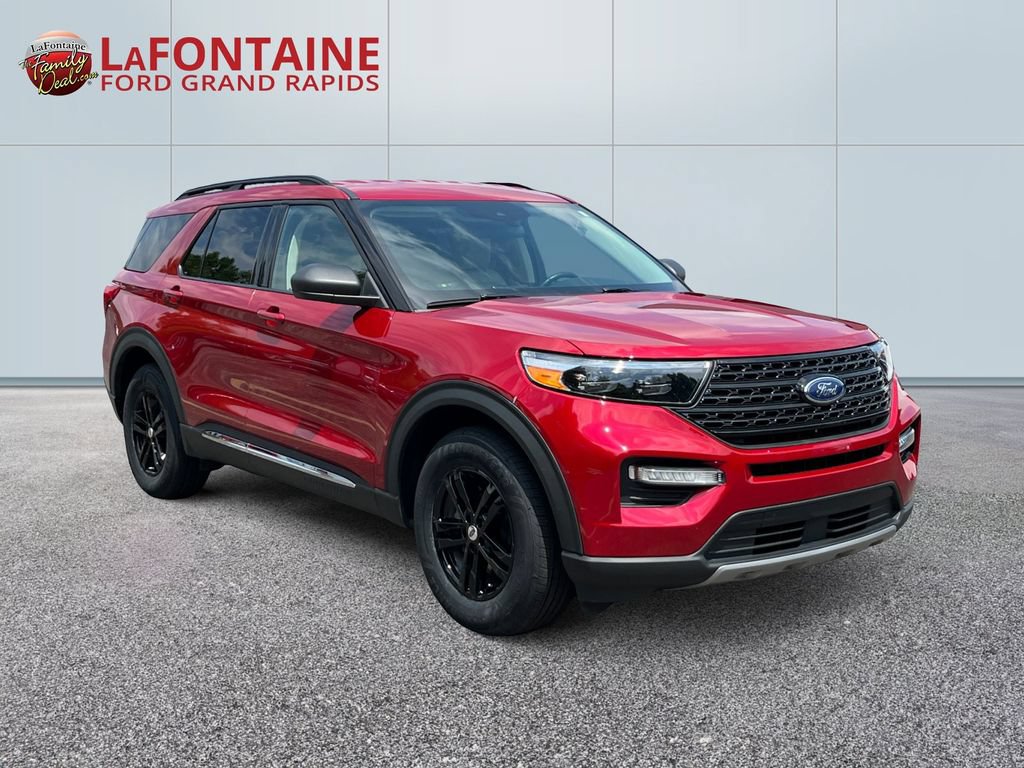 Certified 2021 Ford Explorer XLT w/ Equipment Group 202A AWD/4WD image 3
