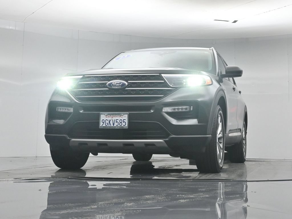 Certified 2023 Ford Explorer XLT w/ Equipment Group 202A AWD/4WD image 48