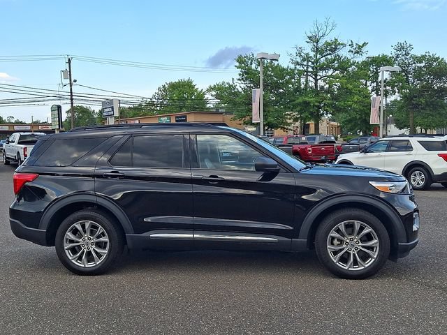 Certified 2024 Ford Explorer XLT w/ Equipment Group 202A AWD/4WD image 7