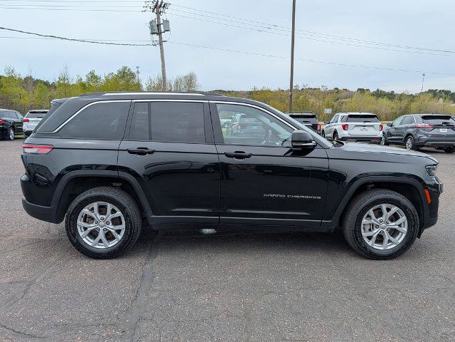 Used 2023 Jeep Grand Cherokee Limited AWD/4WD image 5