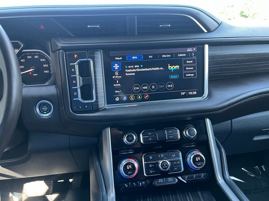 Used 2021 GMC Yukon XL Denali w/ Denali Premium Package AWD/4WD image 30