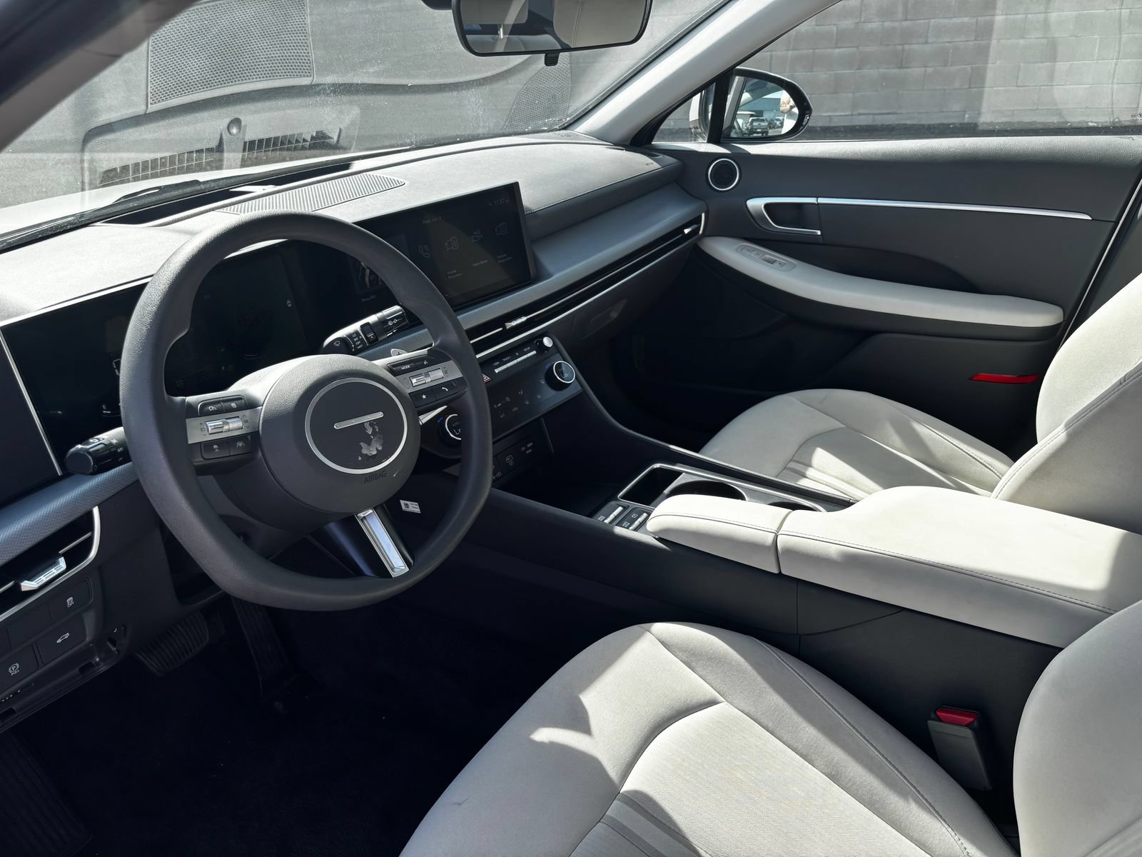 Used 2025 Hyundai Sonata SEL FWD image 13