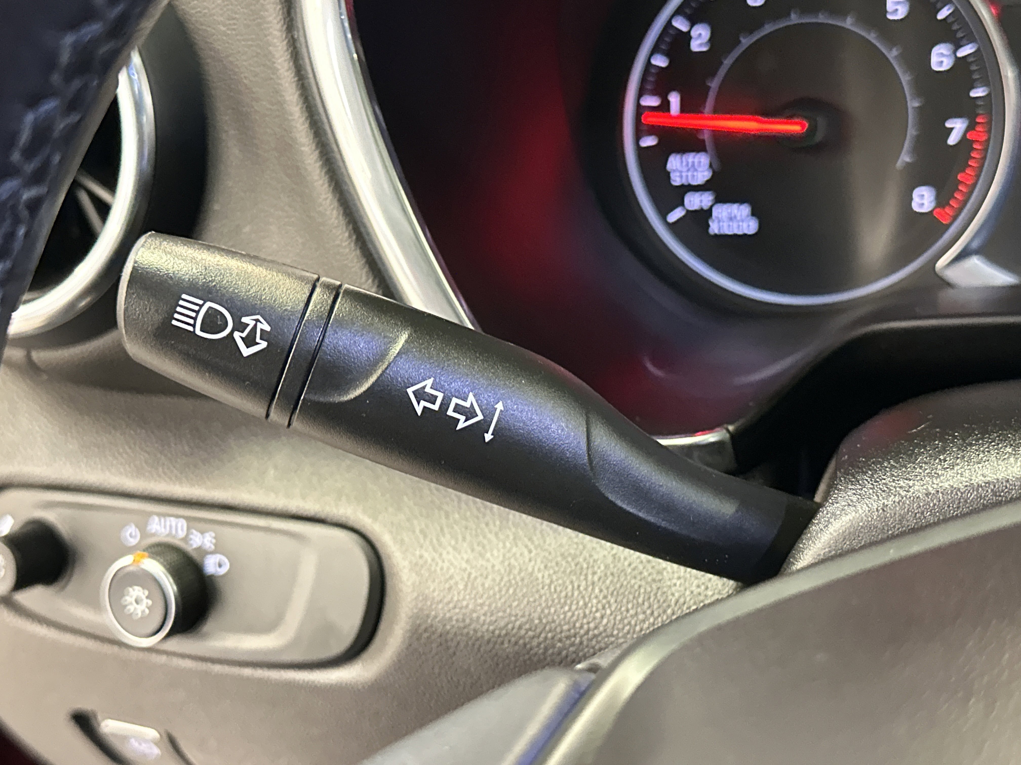 Used 2019 Chevrolet Blazer LT w/ Sun and Wheels Package image 36