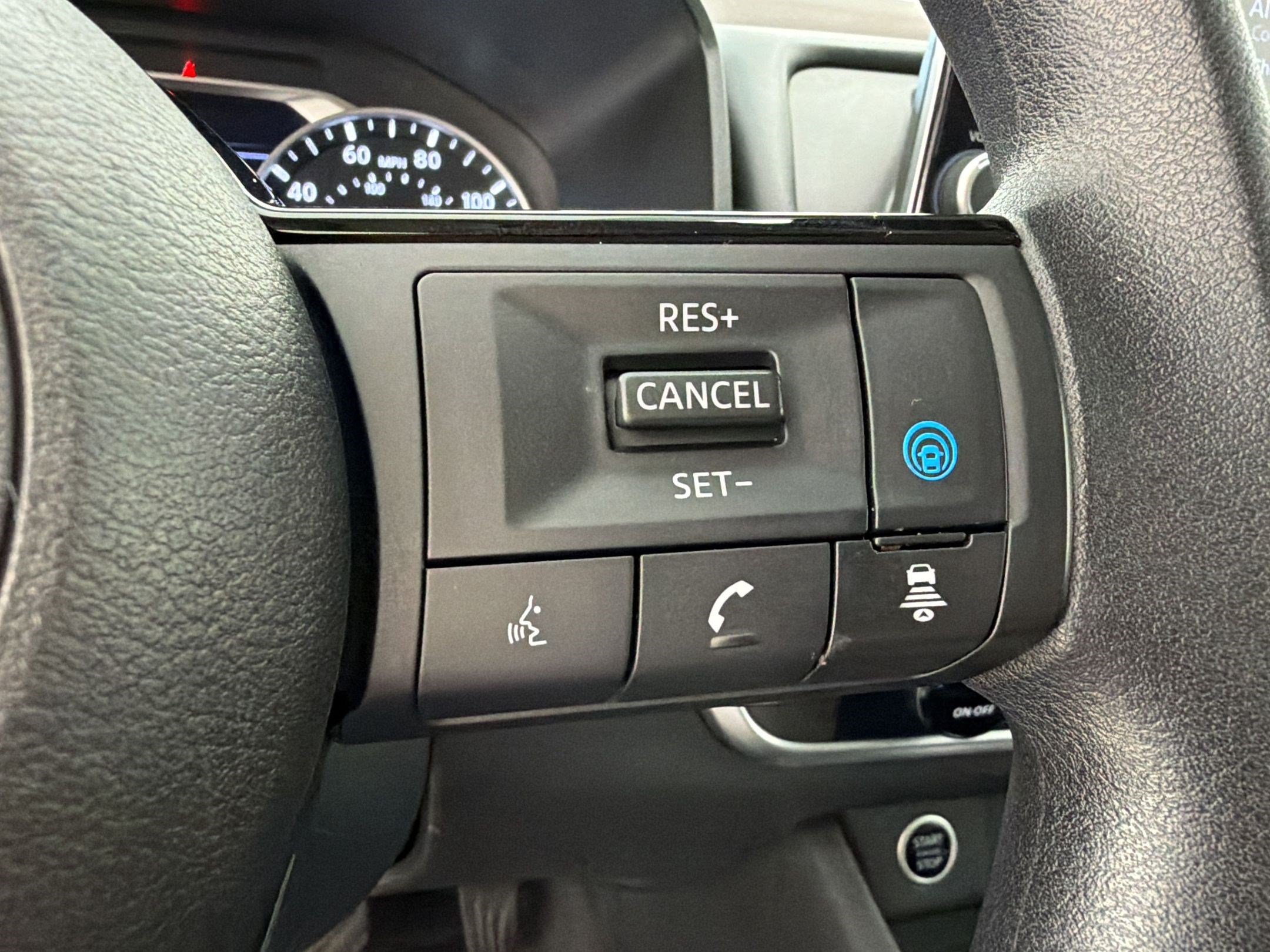 Used 2023 Nissan Rogue SV FWD image 31