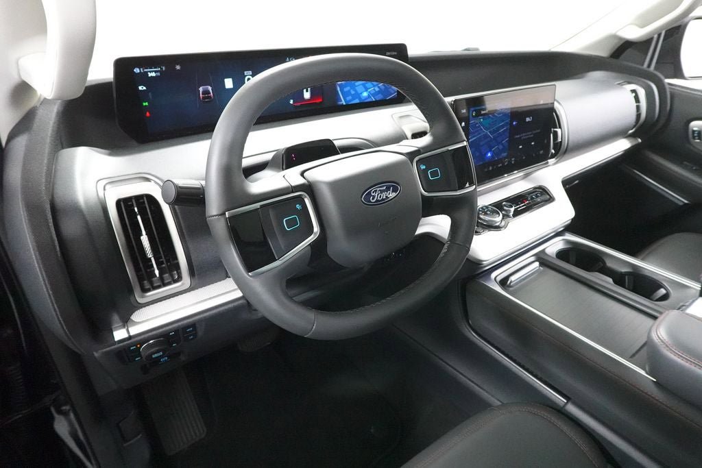 Certified 2025 Ford Expedition Active AWD/4WD image 23