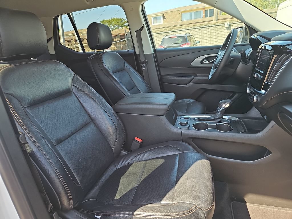 Used 2021 Chevrolet Traverse LS FWD image 10