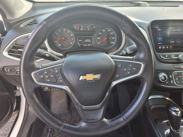 Used 2019 Chevrolet Malibu LT w/ Leather Package FWD image 9