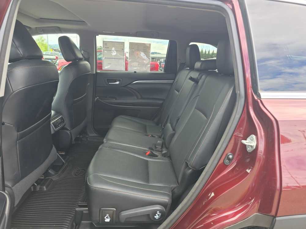 Used 2018 Toyota Highlander Limited AWD/4WD image 16