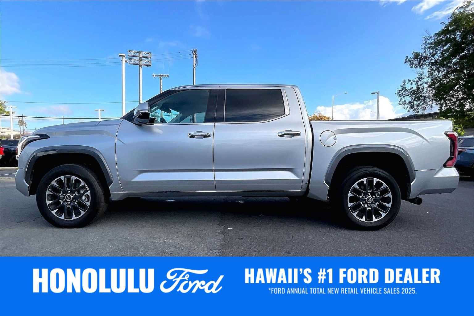Used 2023 Toyota Tundra Limited AWD/4WD image 3