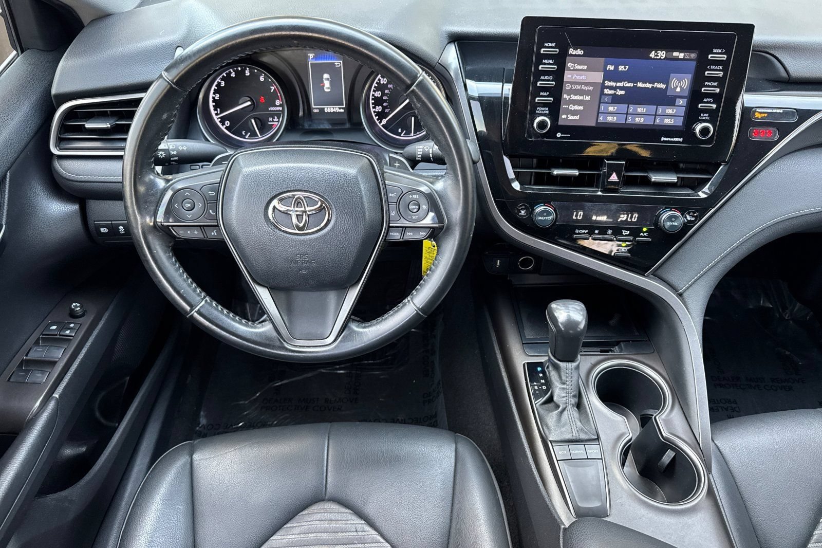 Used 2022 Toyota Camry SE FWD image 15