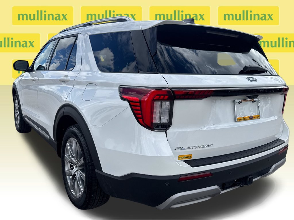 Certified 2026 Ford Explorer Platinum RWD image 9