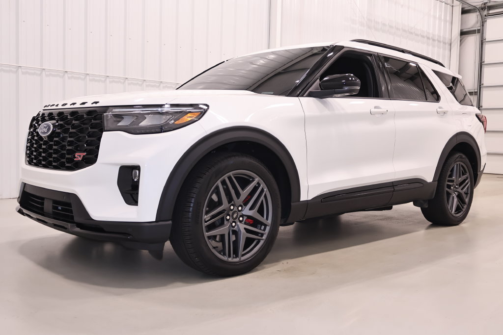 Certified 2026 Ford Explorer ST w/ Sun And Sound Package AWD/4WD image 6