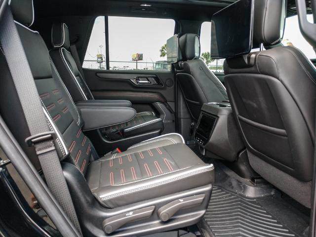 Used 2025 GMC Yukon AT4 Ultimate image 15