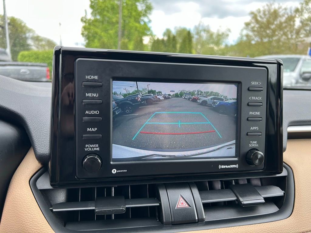 Used 2021 Toyota RAV4 LE AWD/4WD image 24