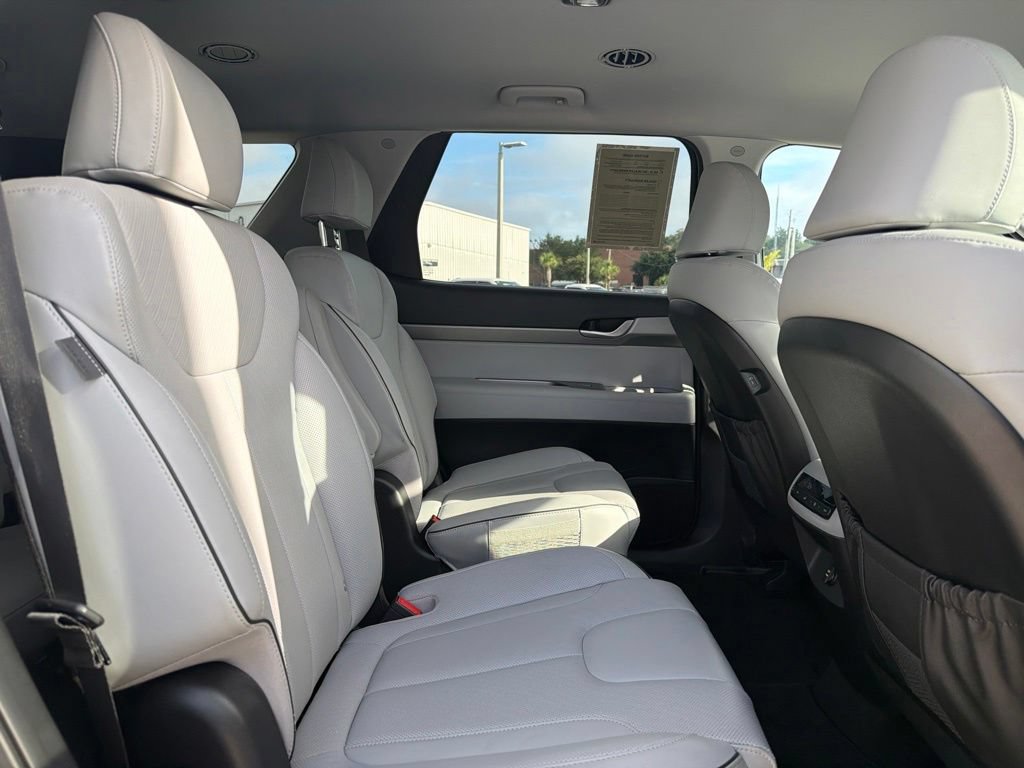Used 2025 Hyundai Palisade SEL FWD image 29