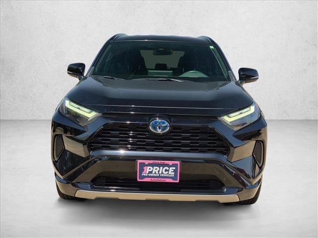 Used 2022 Toyota RAV4 SE AWD/4WD image 2