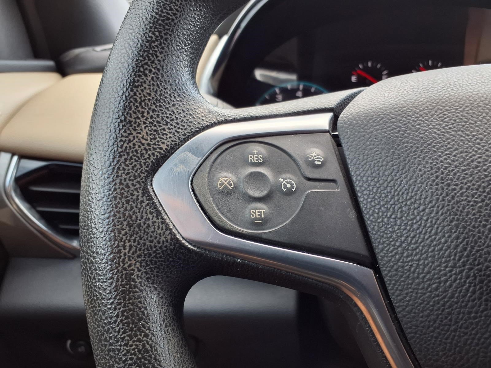 Used 2023 Chevrolet Traverse LS FWD image 25