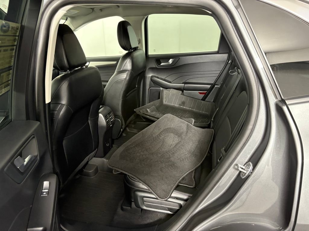 Certified 2022 Ford Escape SEL image 30