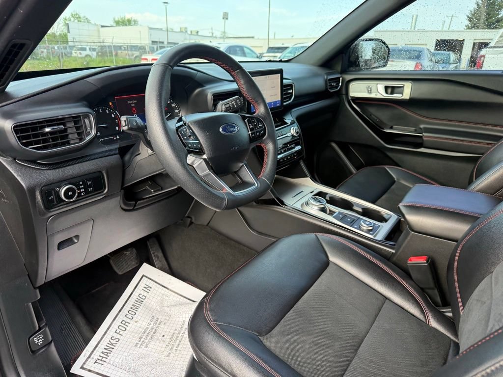 Certified 2024 Ford Explorer ST-Line w/ Class IV Trailer Tow Package AWD/4WD image 26