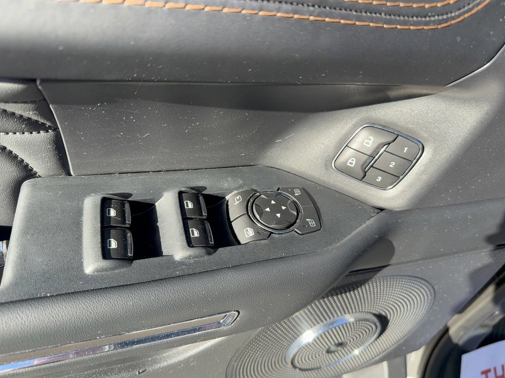 Certified 2023 Ford Expedition Max Platinum image 9