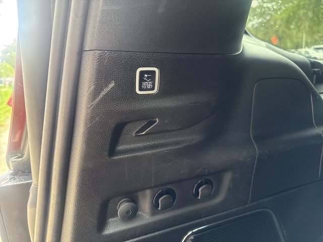 Used 2024 Jeep Wagoneer L Series II w/ Flexible Seating Group AWD/4WD image 8