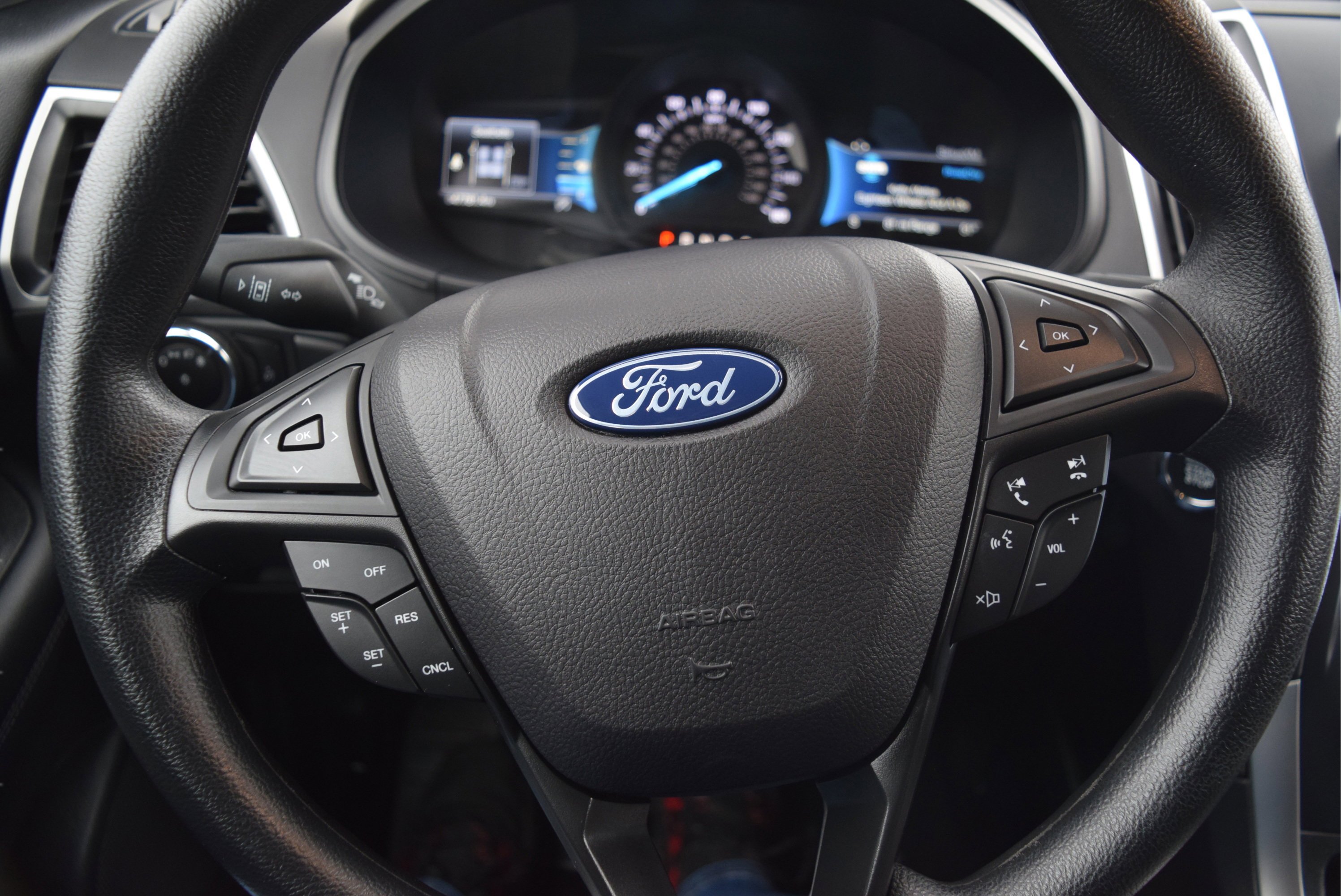Certified 2023 Ford Edge SE w/ Black Appearance Package AWD/4WD image 10