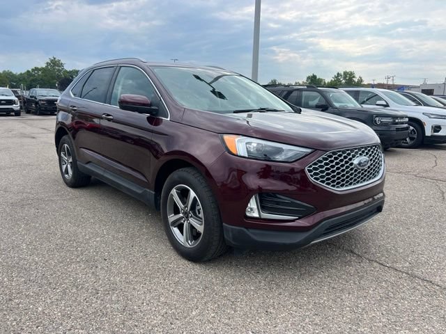 Certified 2023 Ford Edge SEL w/ Convenience Package AWD/4WD image 3