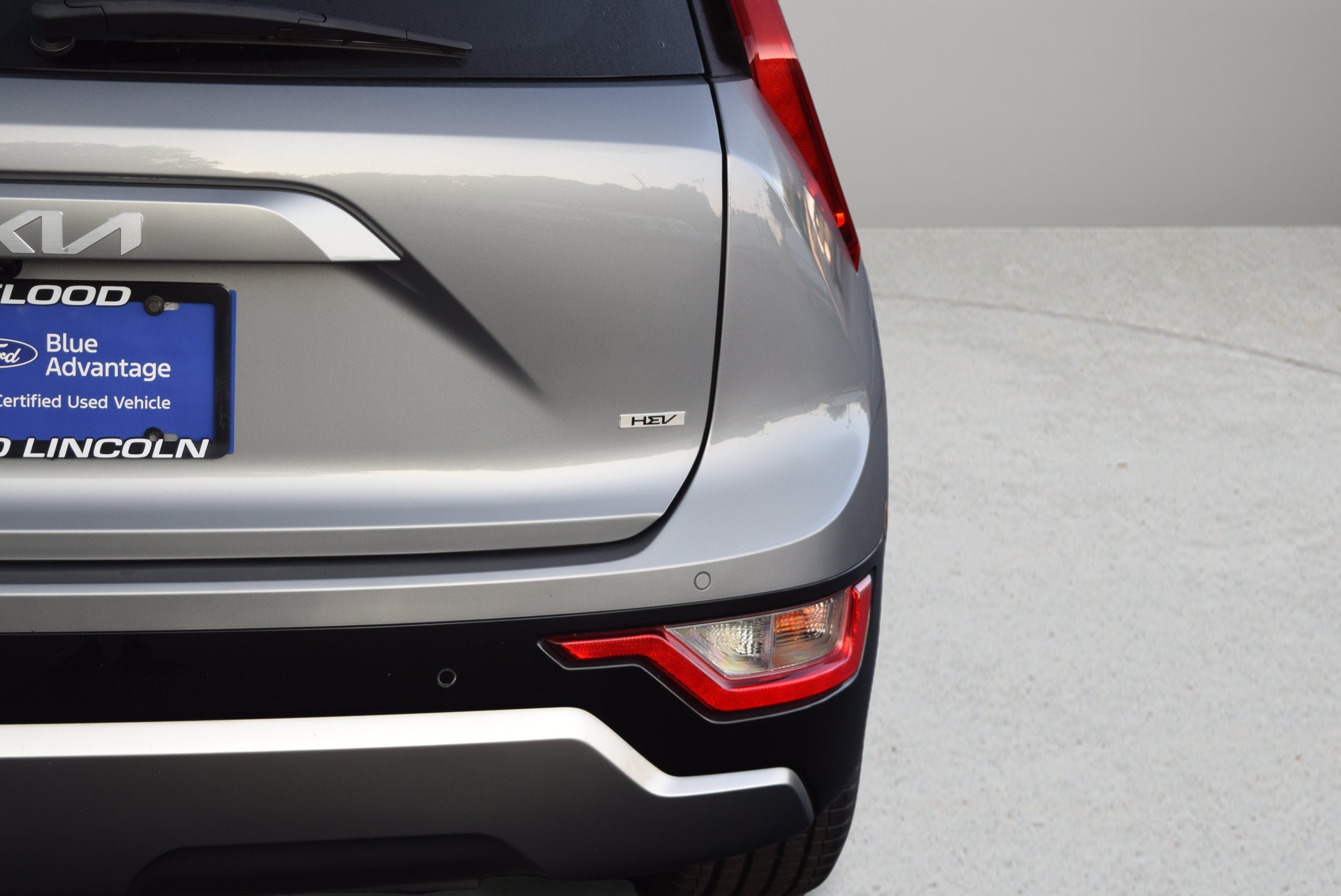 Used 2023 Kia Niro EX Touring FWD image 6