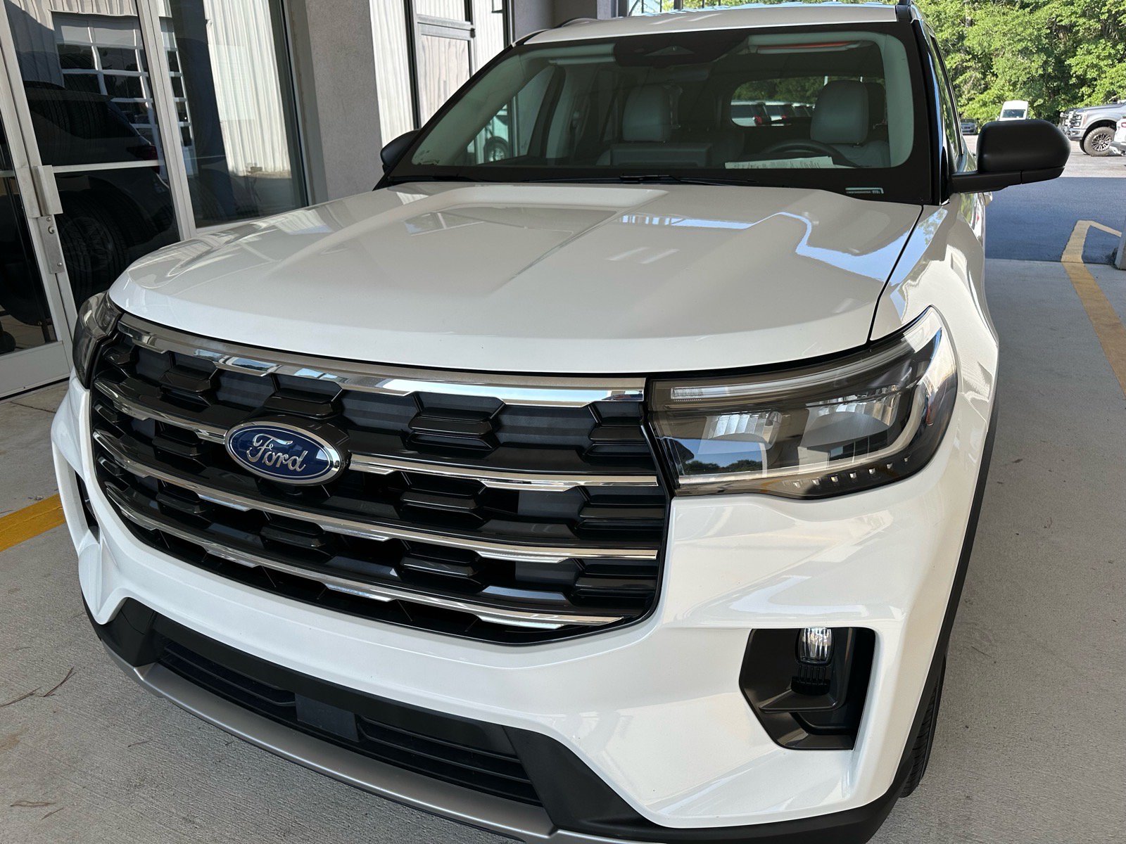 Certified 2025 Ford Explorer Active w/ Active Comfort Package RWD image 2