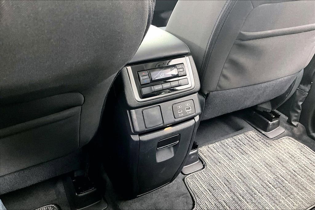 Used 2025 Subaru Ascent Premium image 34