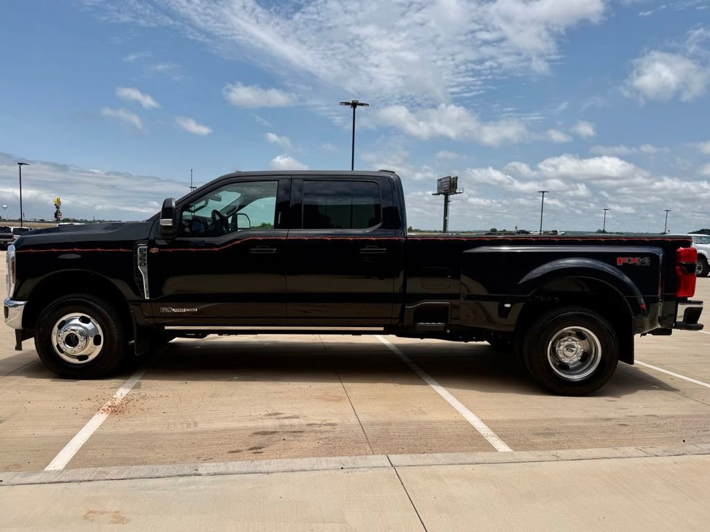 Certified 2026 Ford F350 Lariat w/ Lariat Ultimate Package AWD/4WD image 3