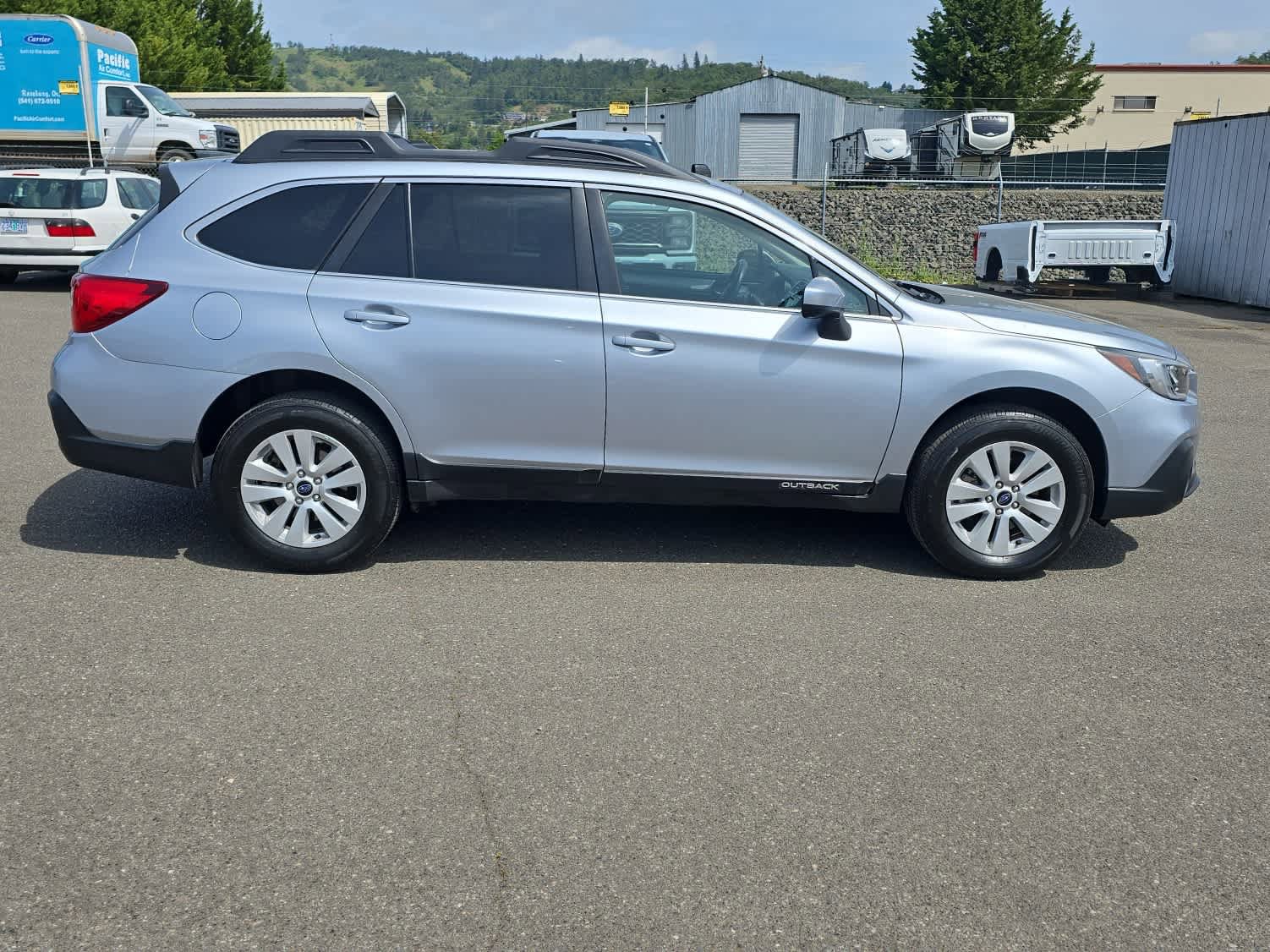 Used 2019 Subaru Outback 2.5i Premium AWD/4WD image 6
