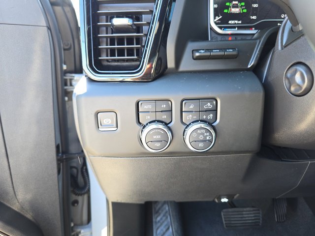 Used 2024 GMC Sierra 1500 AT4 w/ Technology Package AWD/4WD image 25