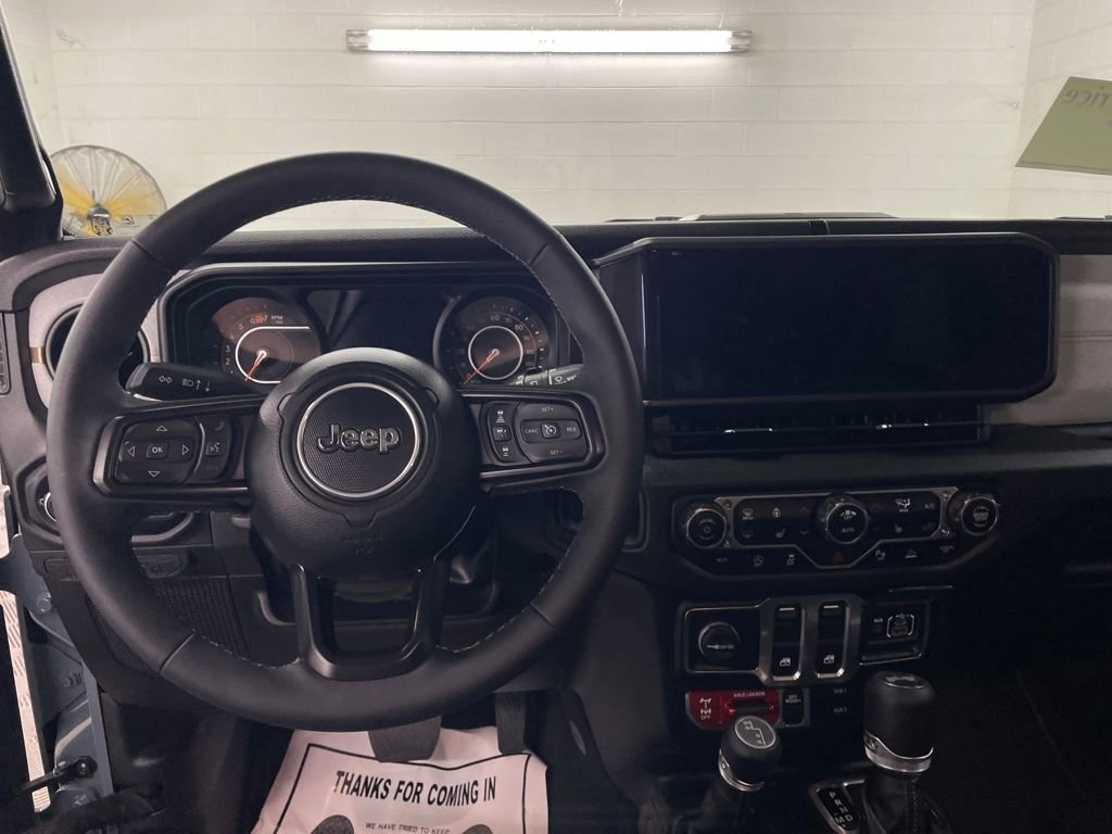 Used 2025 Jeep Wrangler Sport image 13