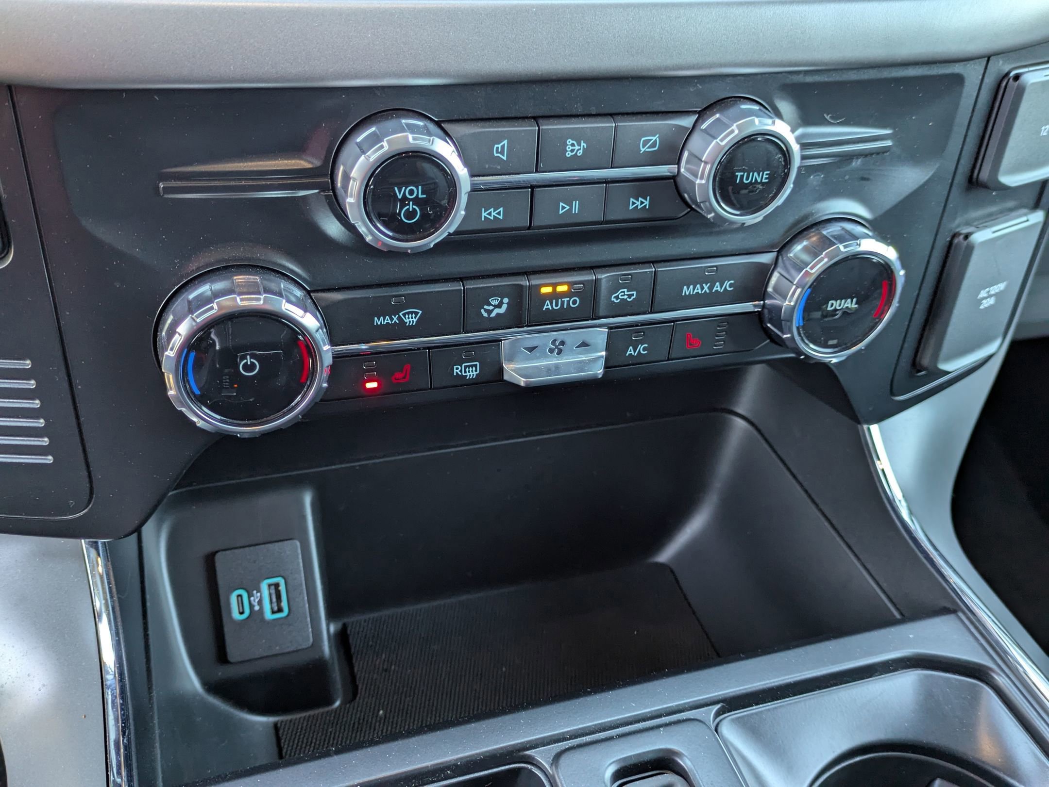 Certified 2024 Ford F150 Lightning XLT image 25