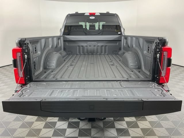 Certified 2026 Ford F450 Platinum w/ FX4 Off-Road Package AWD/4WD image 7